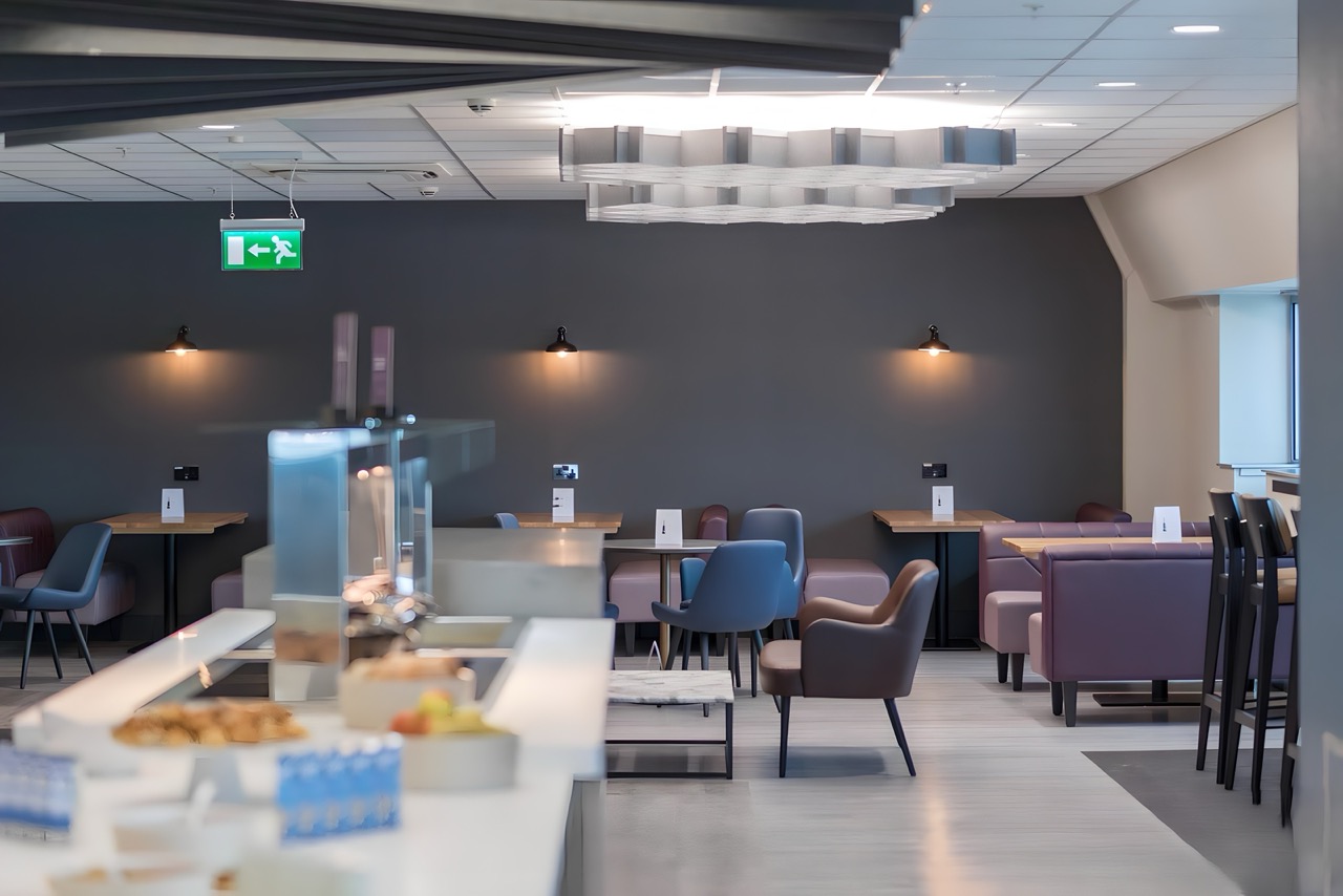 Aspire Lounge (South)